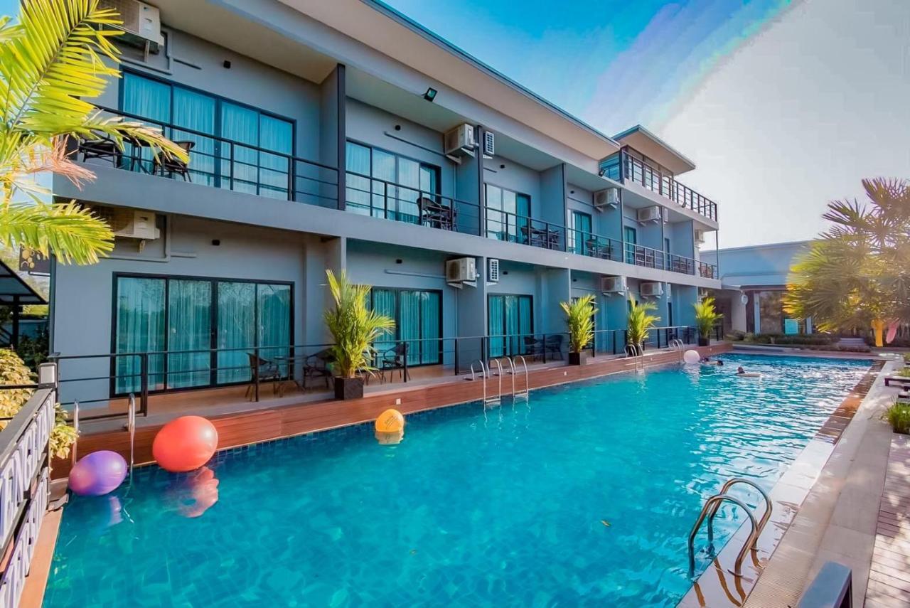 Phuengluang Riverside Hotel צ'נטאבורי מראה חיצוני תמונה