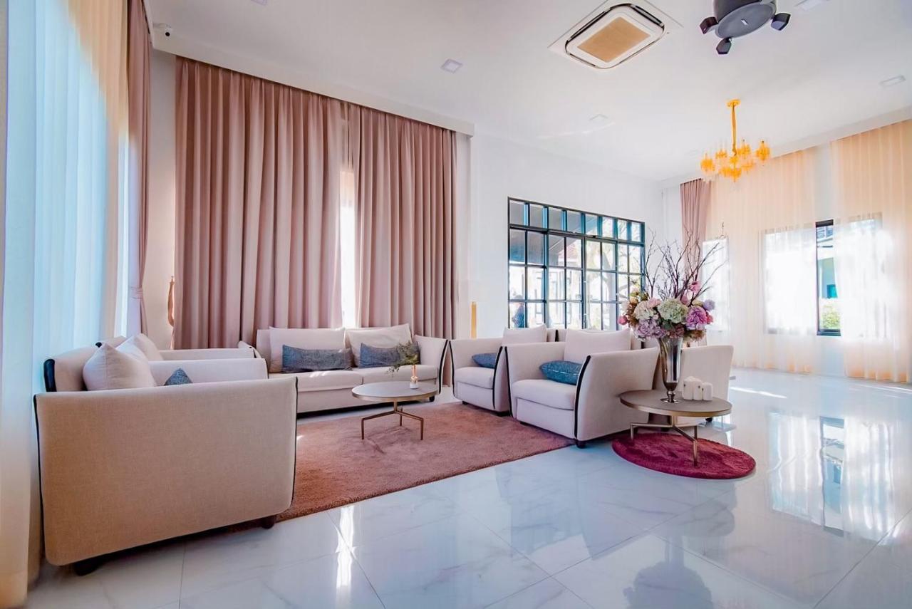 Phuengluang Riverside Hotel צ'נטאבורי מראה חיצוני תמונה