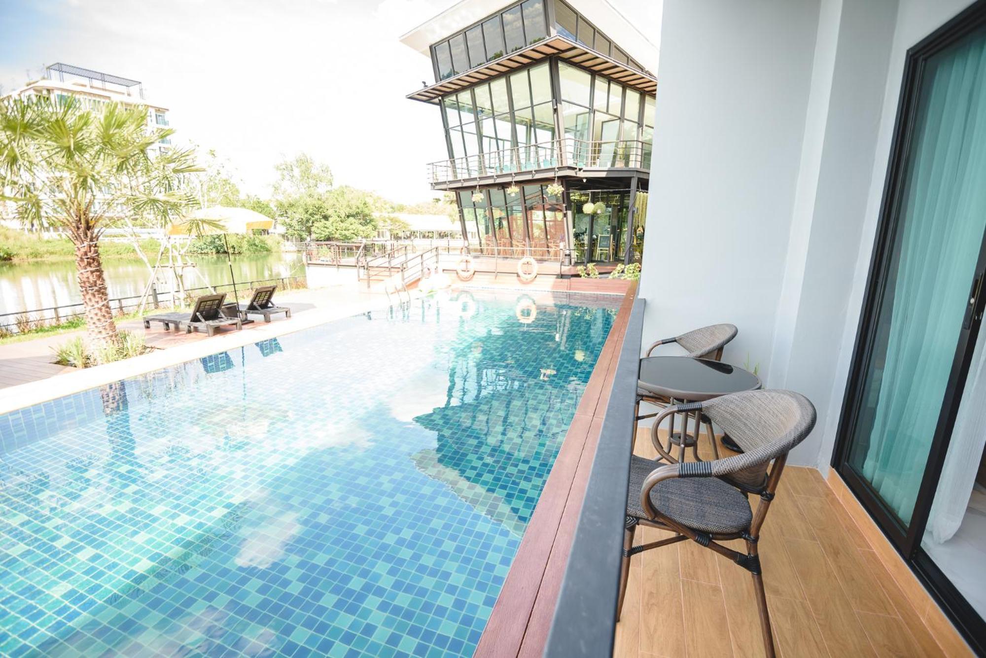 Phuengluang Riverside Hotel צ'נטאבורי מראה חיצוני תמונה