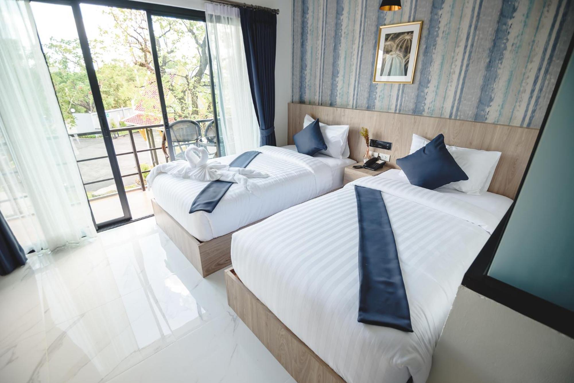Phuengluang Riverside Hotel צ'נטאבורי מראה חיצוני תמונה